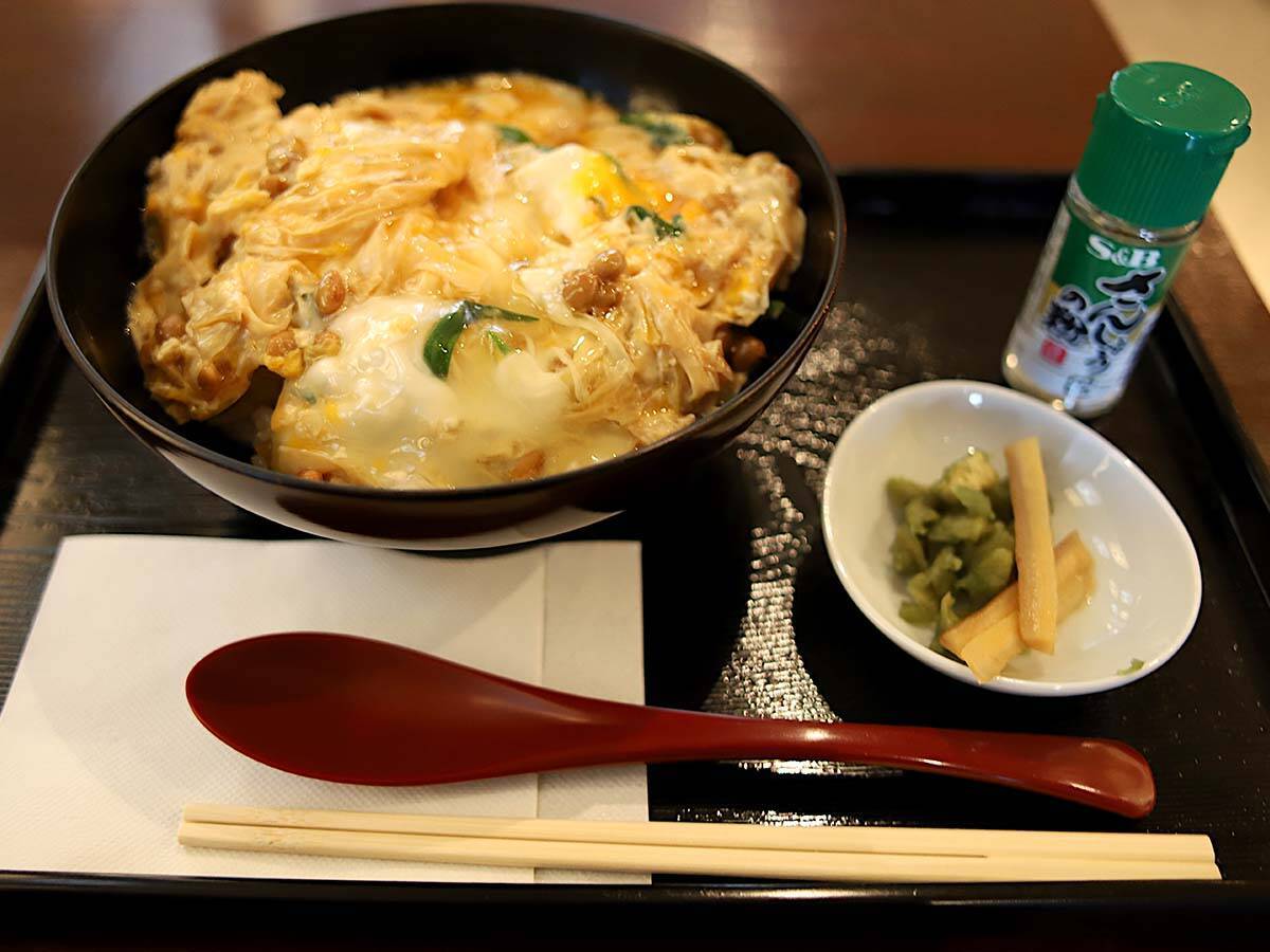 【京都グルメ旅】京都でしか味わえない不思議な卵とじ丼「湯葉納豆丼」の魅力とは？