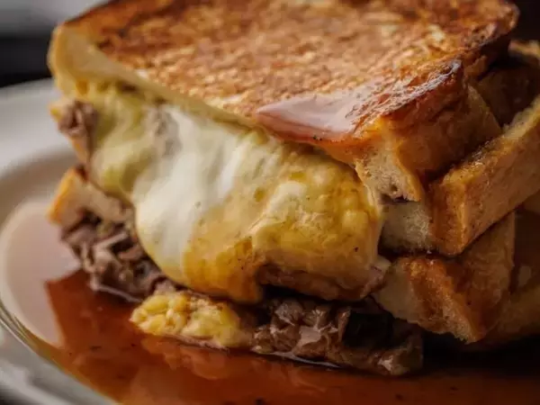 「【注目ランチ】焼きたてパンが食べ放題！ベーカリー併設ダイニング『MONDO』のビュッフェが大人気」の画像