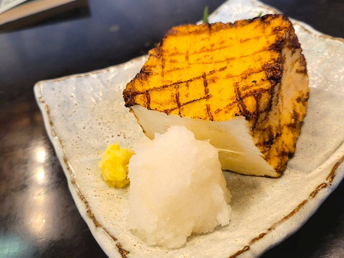 【北海道グルメ】小樽の老舗『籔半』。歴史的建造物でいただく至極の蕎麦と酒肴