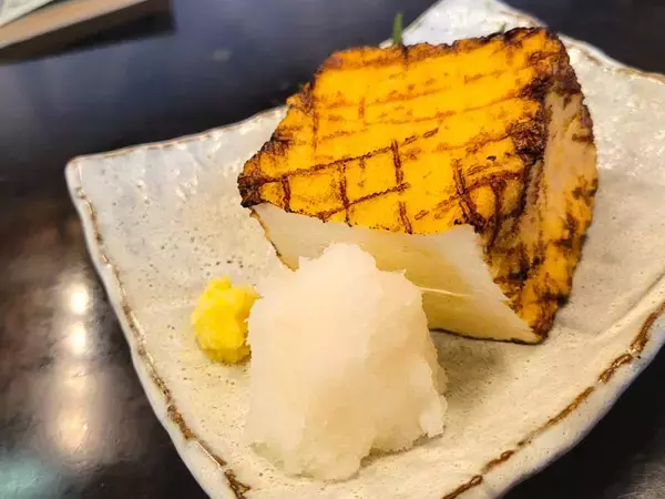 「【北海道グルメ】小樽の老舗『籔半』。歴史的建造物でいただく至極の蕎麦と酒肴」の画像