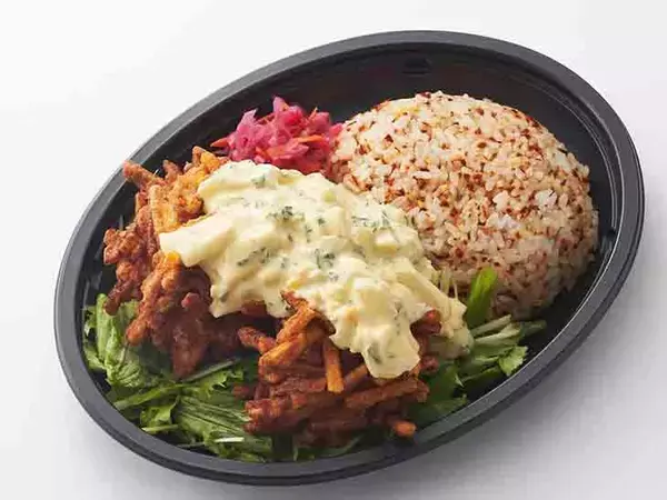 「ポテチの総菜ってどんな味？ 湖池屋「ポテトチップスのり塩」と「カラムーチョ」のコラボ総菜が東武百貨店に大集合！」の画像