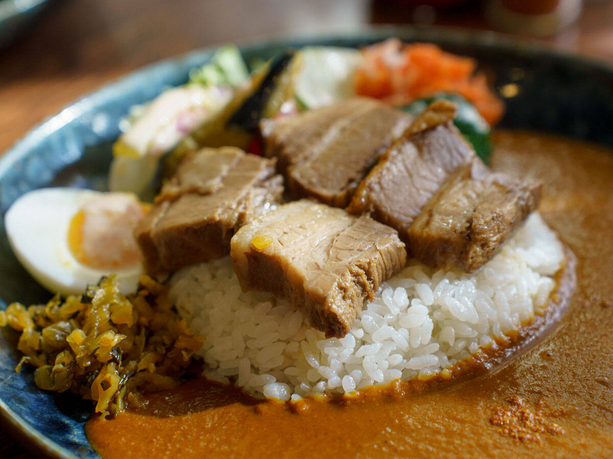石垣島発のスパイス欧風カレーが絶品！『PAIKAJI』（市ヶ谷）の名物バーグカツカレー