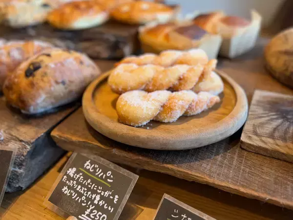 「【鎌倉のパン屋さん】小鳥のさえずりに包まれる癒し空間『BREEZE BIRD CAFE ＆ BAKERY』」の画像