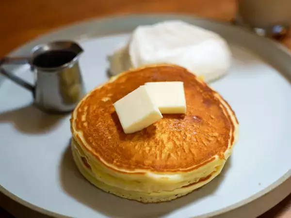 「鎌倉モーニングは癒し。GARDEN HOUSE Kamakuraで味わう王道パンケーキの朝食じかん」の画像