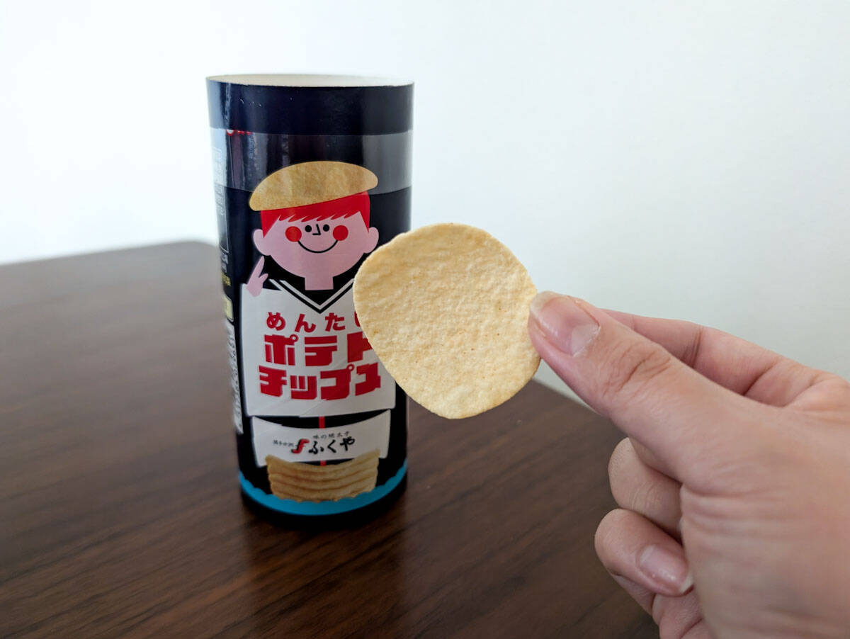 【話題のお土産】60秒に1本売れている老舗明太子メーカー『ふくや』の「めんたいポテトチップス」