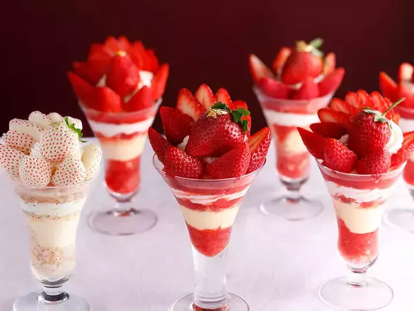 希少品種のいちごが勢揃い！ 銀座『資生堂パーラー』で味わいたい「スペシャルパフェ」5選