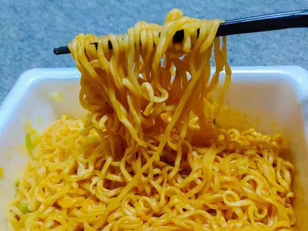 「ヤバいと噂のペヤング激辛シリーズの新作「ペヤング 獄激辛やきそば Final」はどれほどヤバいのか？」の画像