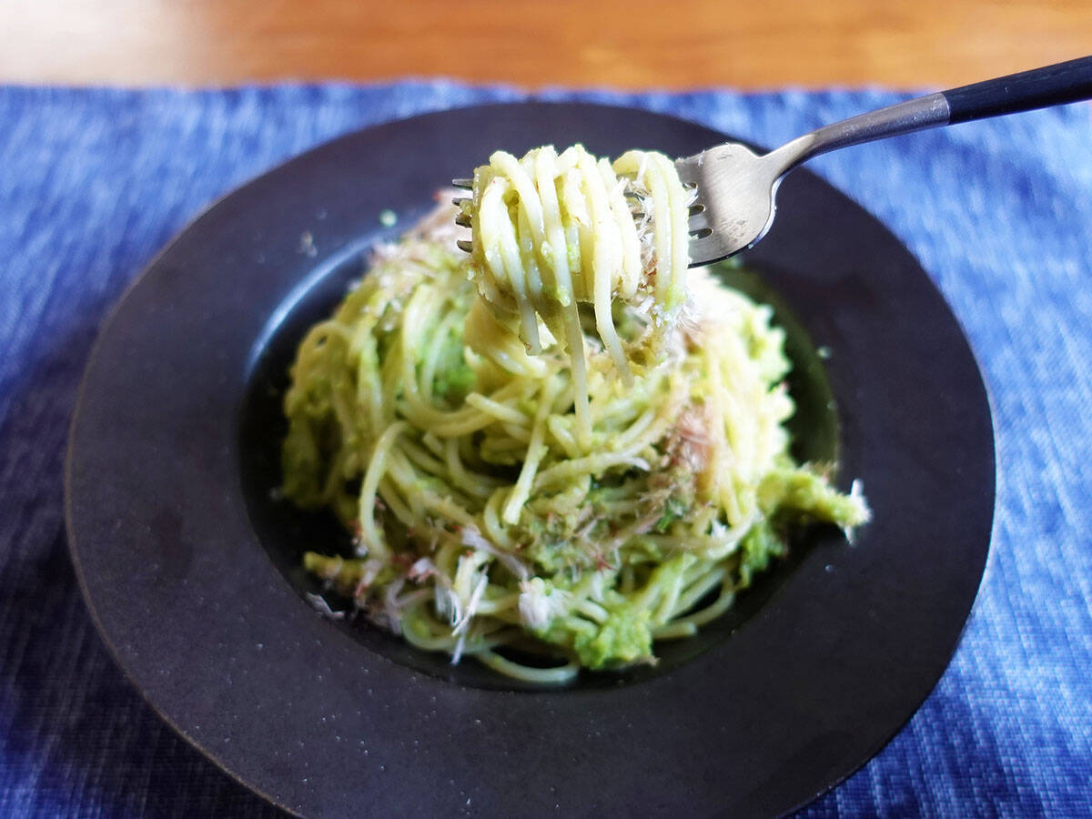 【きょう、何食べる？】10分で作れる！ グルメライターの家族が編み出した「アボカドの和風パスタ」の作り方