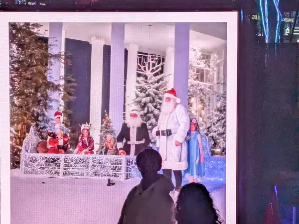 「【イルミ・屋台グルメ】大晦日・新年のお出かけに！ 西新宿の夜イベント「Shinjuku Neon Walk」が素敵」の画像