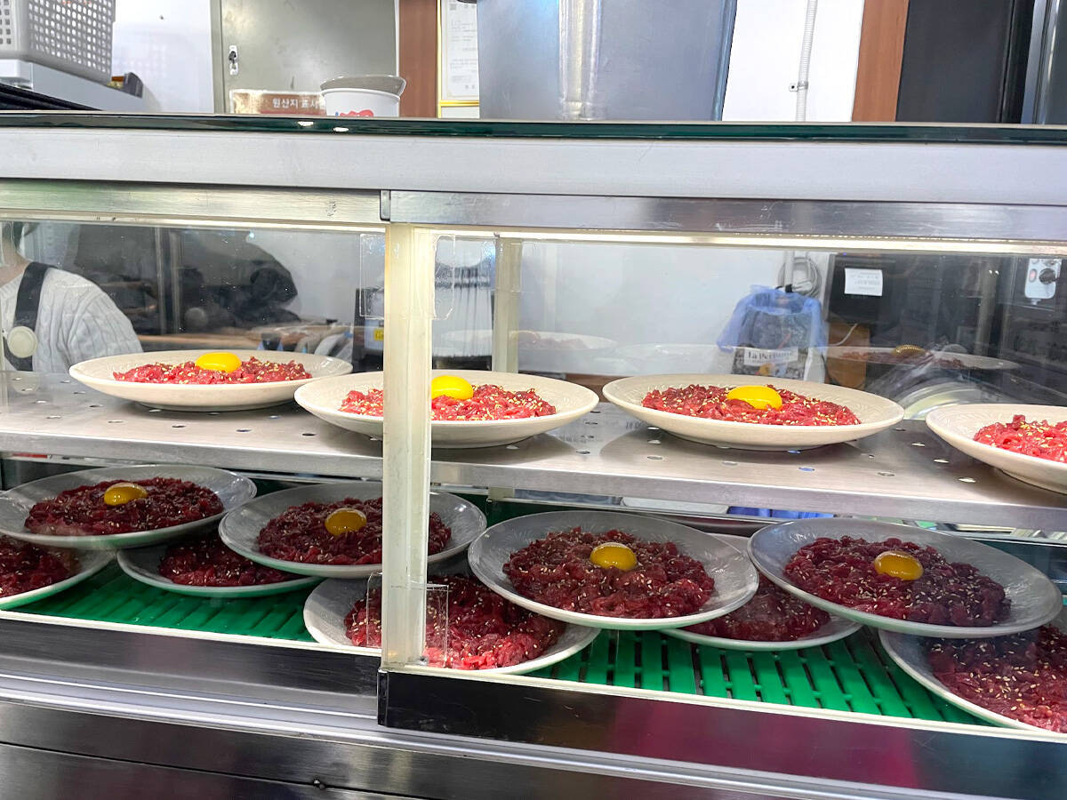 【韓国グルメ】衝撃のタコの踊り食い「サンナッチ」とは？本場・韓国のミシュラン掲載店と新大久保の名店を食べ比べ