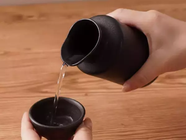 「2026年に注目のテーブル調理家電。燗酒や燻製が自由自在に楽しめる3台」の画像