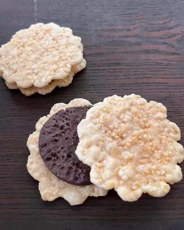 「東京駅で大行列ができる入手困難なレア菓子「あんこ天米」を、葛飾の『富士見堂』本店まで買いに行ってきた」の画像