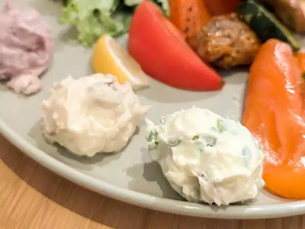 「ベーグル食べ放題！ BAGEL ＆ BAGEL × Kiri Café（恵比寿）のランチプレートが魅力的」の画像