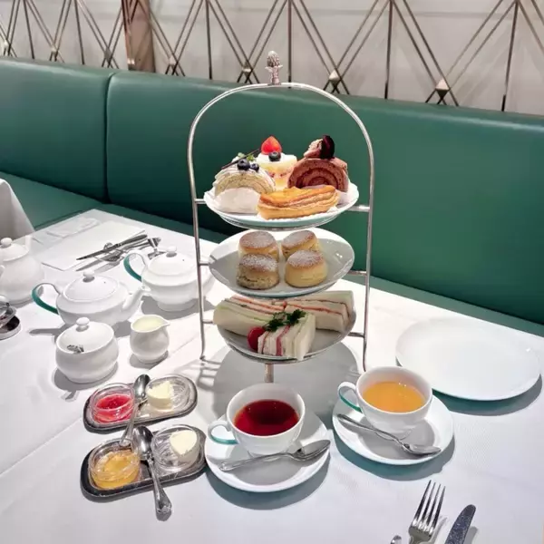 「【STU48吉田彩良さん】絶品スコーンがお気に入り！本場のアフタヌーンティーを楽しんだ日/私が恋する白いカフェVol.6」の画像