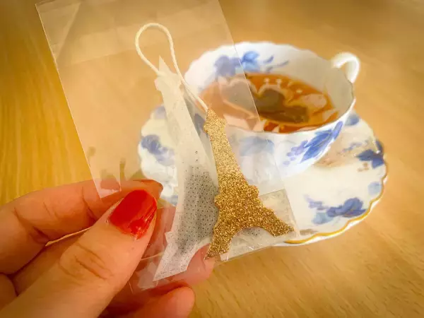 「フランス発、ミシンで手作りする可憐なティーバッグ紅茶『フランスギフト』をお取り寄せ」の画像