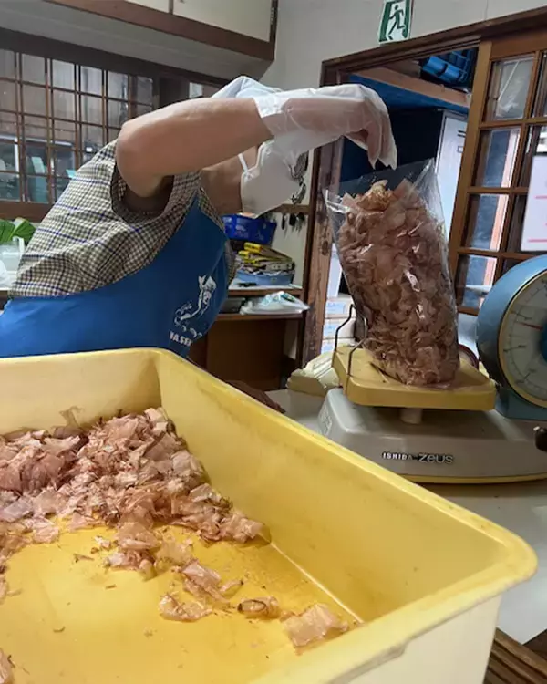 「日本人で良かった！創業135年の老舗乾物店『長谷金本店』で手に入れる至高のかつお節」の画像