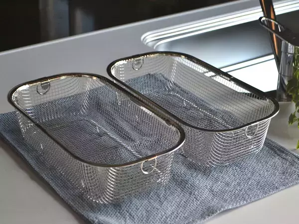 「脱・生活感。SNSで話題の「すっきり暮らす水切りかご」が超優秀なワケ【優秀キッチン道具】」の画像