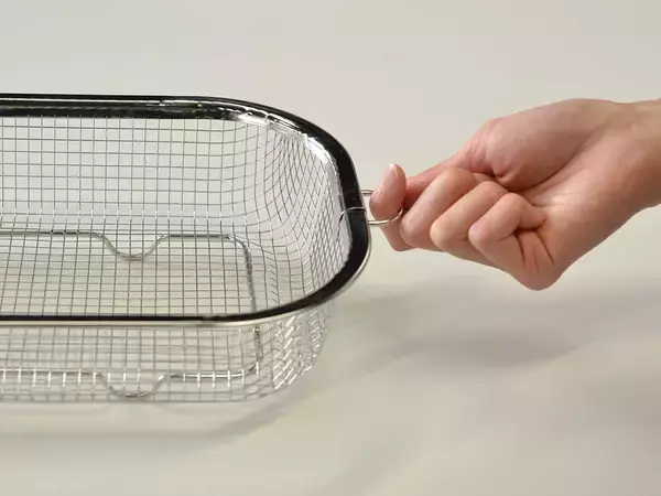 「脱・生活感。SNSで話題の「すっきり暮らす水切りかご」が超優秀なワケ【優秀キッチン道具】」の画像