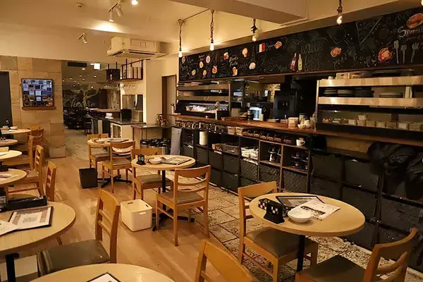 「お酒も料理も破格の安さ、あふれるチーズの背徳感！京都で話題の『原価ビストロチーズプラス』を体験」の画像