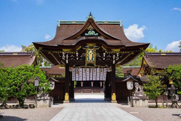 【京都】運気が上がる初詣スポットと近隣の名物グルメ15選