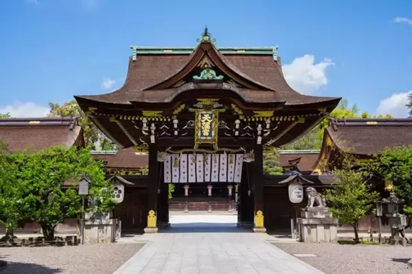 「【京都】運気が上がる初詣スポットと近隣の名物グルメ15選」の画像