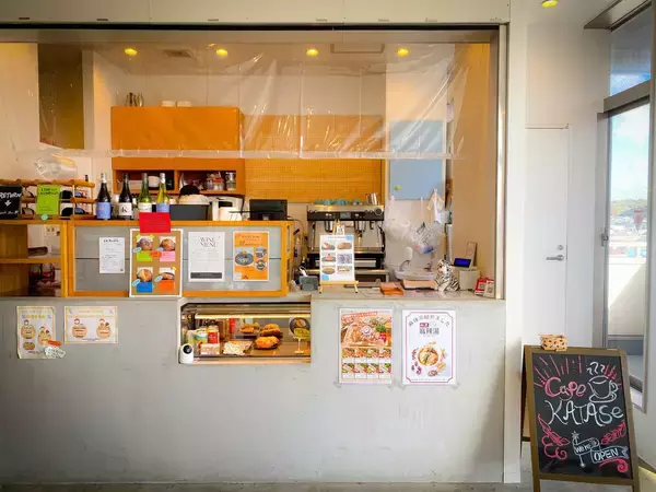 「【神奈川】江の島で食べ歩き！ 秋に味わう丸ごとかぼちゃプリン＆名物グルメ3選」の画像