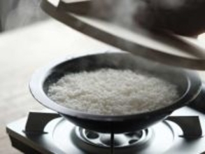 【2025年最新】調理してそのまま食卓へ。どんな直火調理も一台で叶う便利な器「HEGE」が選ばれるワケ