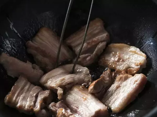 「【2025年最新】調理してそのまま食卓へ。どんな直火調理も一台で叶う便利な器「HEGE」が選ばれるワケ」の画像