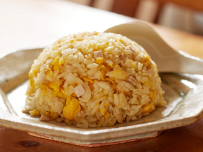 【お悩みレシピ】チャーハンがしっとりパラパラにならない…そのコツ、プロの料理家がお教えします