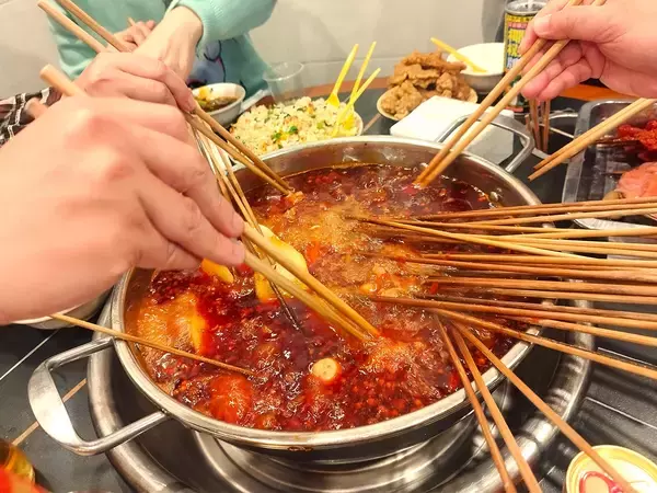 「【激辛】中国・重慶の麻辣火鍋旅で「鴨血」のおいしさに目覚めた話」の画像