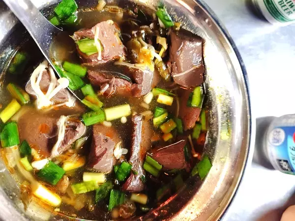 「【激辛】中国・重慶の麻辣火鍋旅で「鴨血」のおいしさに目覚めた話」の画像