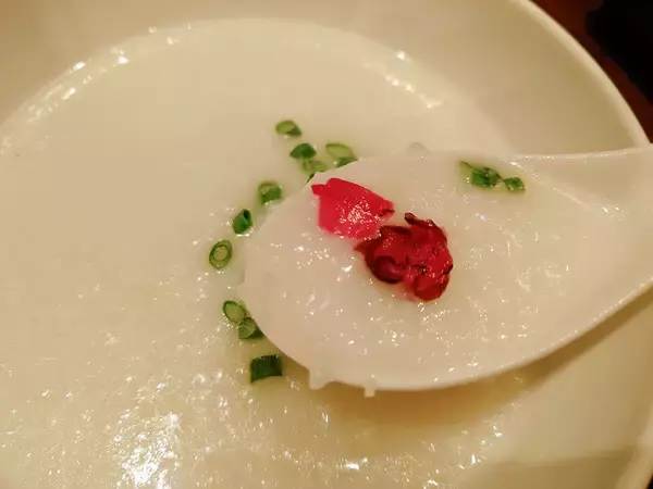 「呑兵衛の街・立石の人気ラーメン屋『麺・粥けんけん』の絶品料理「がっちゃん」とは？」の画像