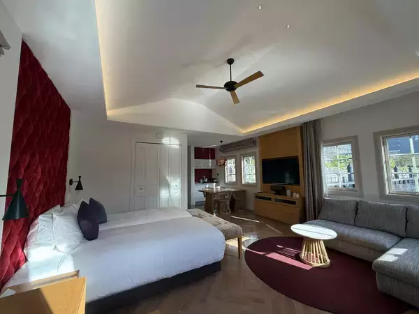 「水の上に泊まる非日常。天王洲アイル「PETALS TOKYO」でゆったりモーニング」の画像