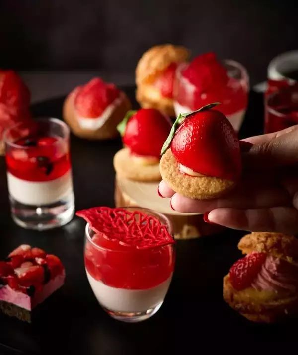 「旬のいちごを堪能！『スカルペッタ東京』春限定アフタヌーンティー＆シャンパンディナーの内容は？」の画像