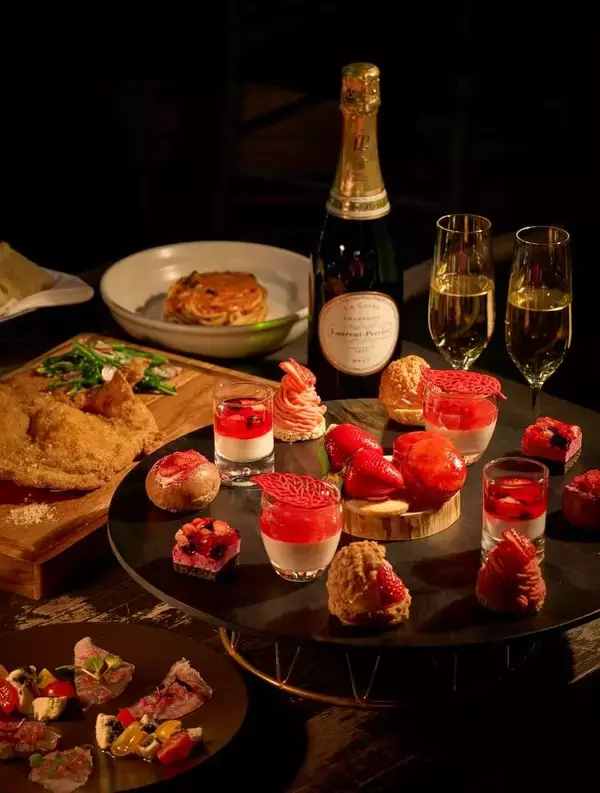 「旬のいちごを堪能！『スカルペッタ東京』春限定アフタヌーンティー＆シャンパンディナーの内容は？」の画像