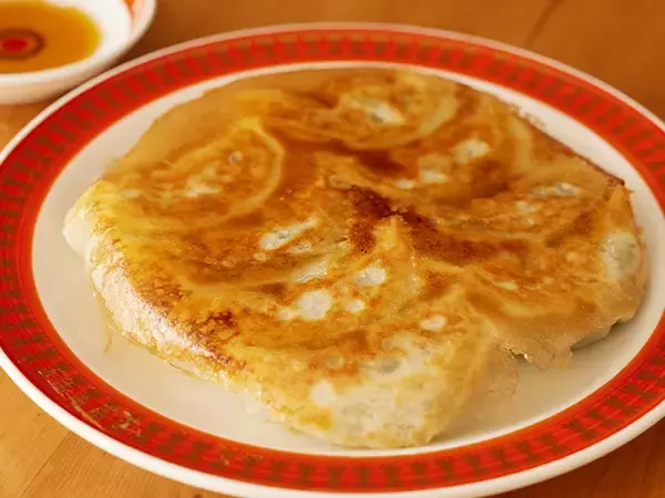 「プロが完コピ！ 餃子の名店『おけ以』のパリパリもちもち餃子の作り方【基本の料理】」の画像