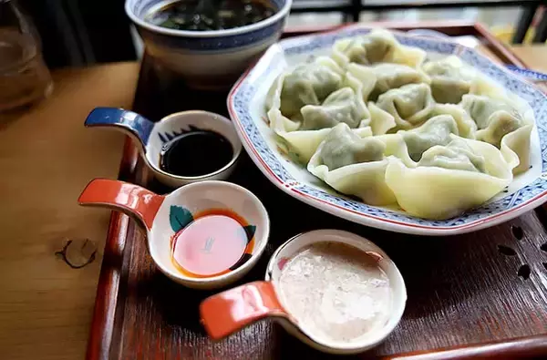 「【大阪の旅グルメ】一口で上海に旅した気分！ 『上海ロンタン』で感動の本格ワンタンを」の画像