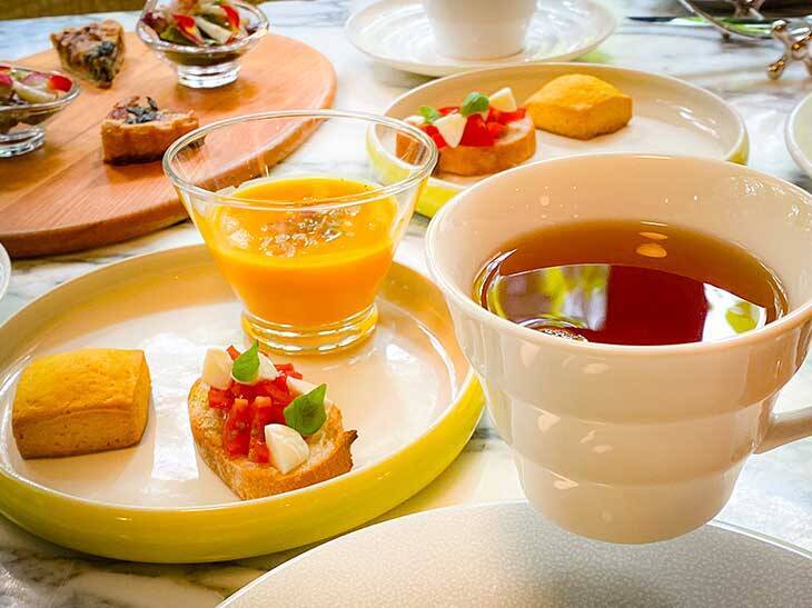 癒しの甘いティータイムを体験。KUSMI TEAといただく『日比谷パレス』のフレンチアフタヌーンティー