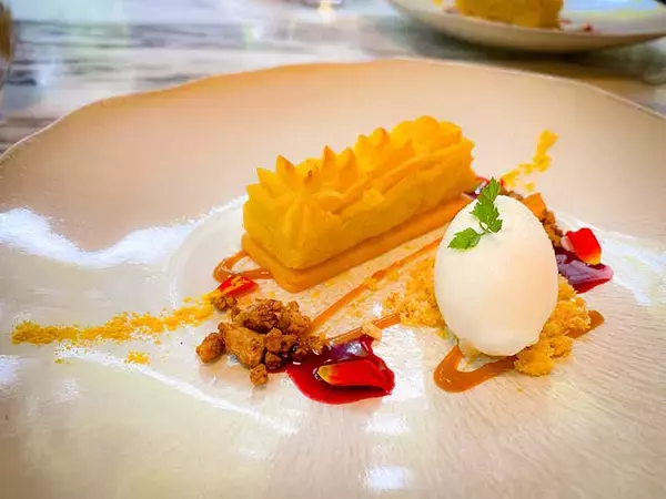 「癒しの甘いティータイムを体験。KUSMI TEAといただく『日比谷パレス』のフレンチアフタヌーンティー」の画像