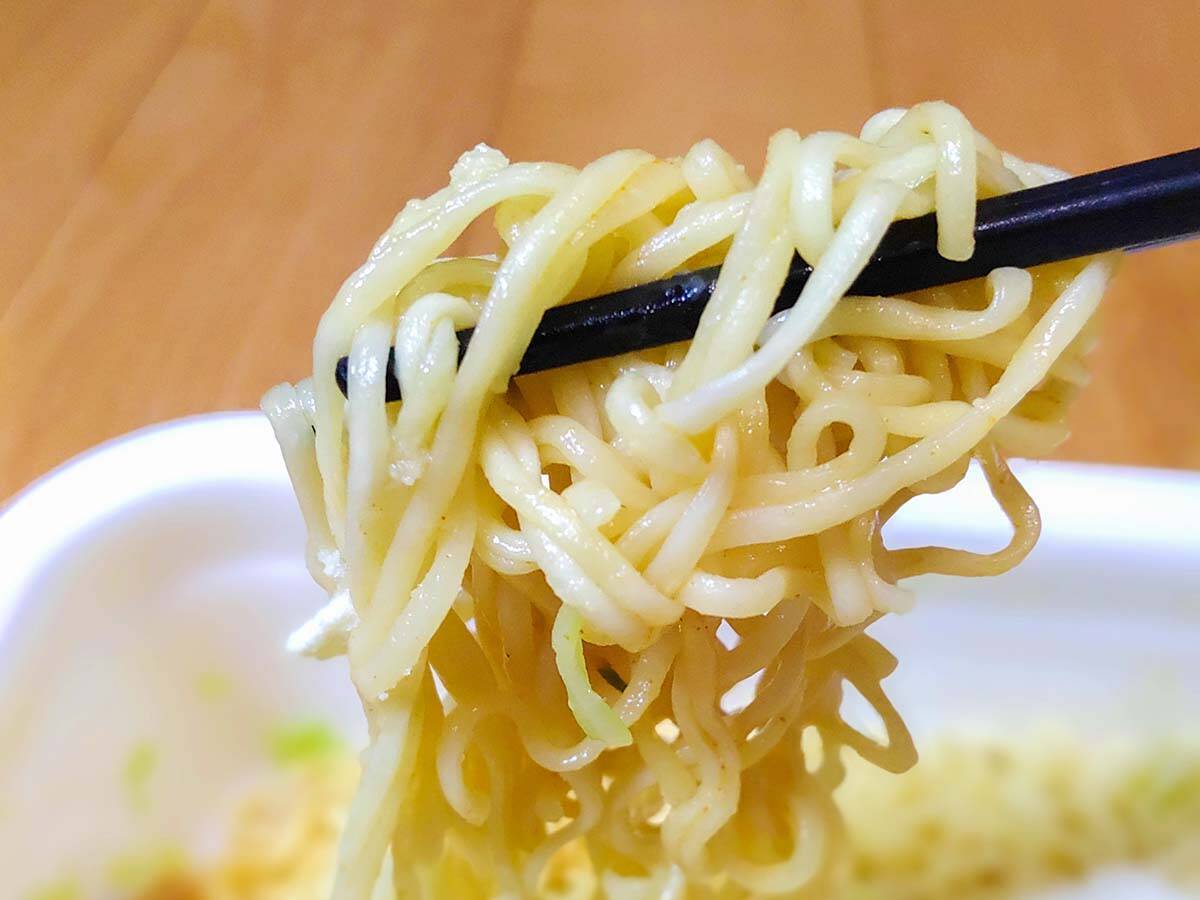 【食楽調査】ペヤングの「超大盛チーズタッカルビ風やきそば」を食べてみたら韓国ではなくイタリアの風を感じた件