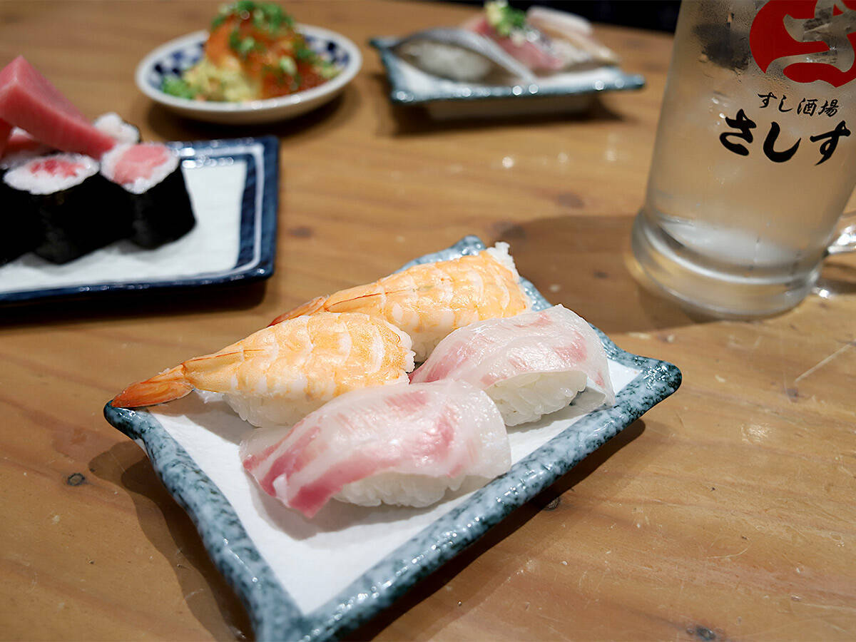 大阪駅前で安くてウマい絶品寿司が味わえる行列店『すし酒場さしす』。その人気の秘密とは？
