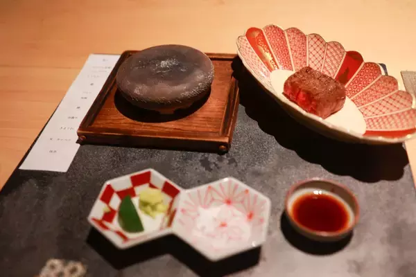 「【一度は泊まりたい宿】江戸の情景を残す倉敷の料理宿『撚る屋』で岡山食材のディナー体験」の画像