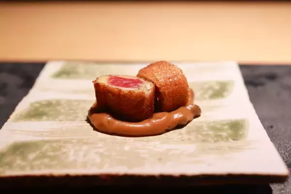 「【一度は泊まりたい宿】江戸の情景を残す倉敷の料理宿『撚る屋』で岡山食材のディナー体験」の画像