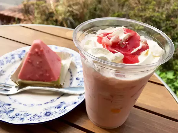 美味しすぎてリピート必至！ ドトールの期間限定ドリンク「いちごオレ杏仁プリン」が最高すぎる