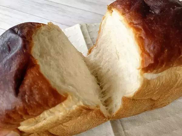 「おこげの香ばしさが最高！ 高級生食パン『乃が美』がタブーに挑んだ「黒山乃が美」を食べてみた」の画像