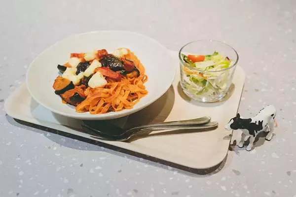 「【虎ノ門ランチ】東京初出店もたくさん！新グルメスポット『TORANOMON MARCHÉ』で食べたいグルメ8選」の画像