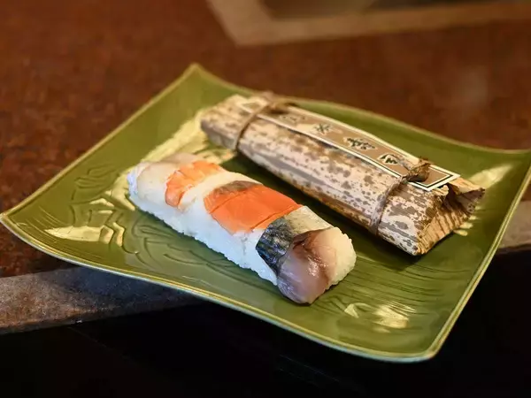 【石川の名物駅弁】一度は食べたい老舗の押し寿司！『割烹・鮨 米八』の安宅乃関所寿司が選ばれるワケ