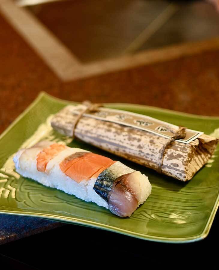 【石川の名物駅弁】一度は食べたい老舗の押し寿司！『割烹・鮨 米八』の安宅乃関所寿司が選ばれるワケ