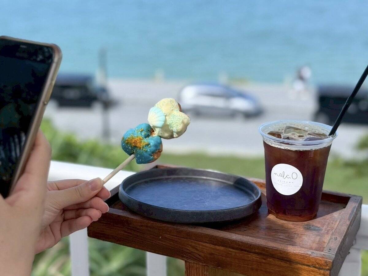 【沖縄】SNSの映えスイーツ発見！瀬長島ウミカジテラスの注目店はサーターアンダギー専門店『De：』