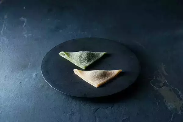 「京都みやげの定番「京ばあむ」。工場見学からカフェまで楽しめる『atelier京ばあむ』が楽しすぎる！」の画像